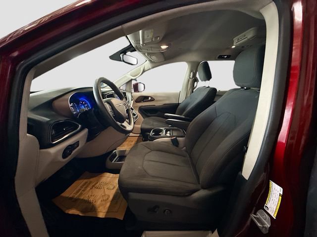 Used 2019 Chrysler Pacifica Touring Plus w/ Tire & Wheel Group image 20