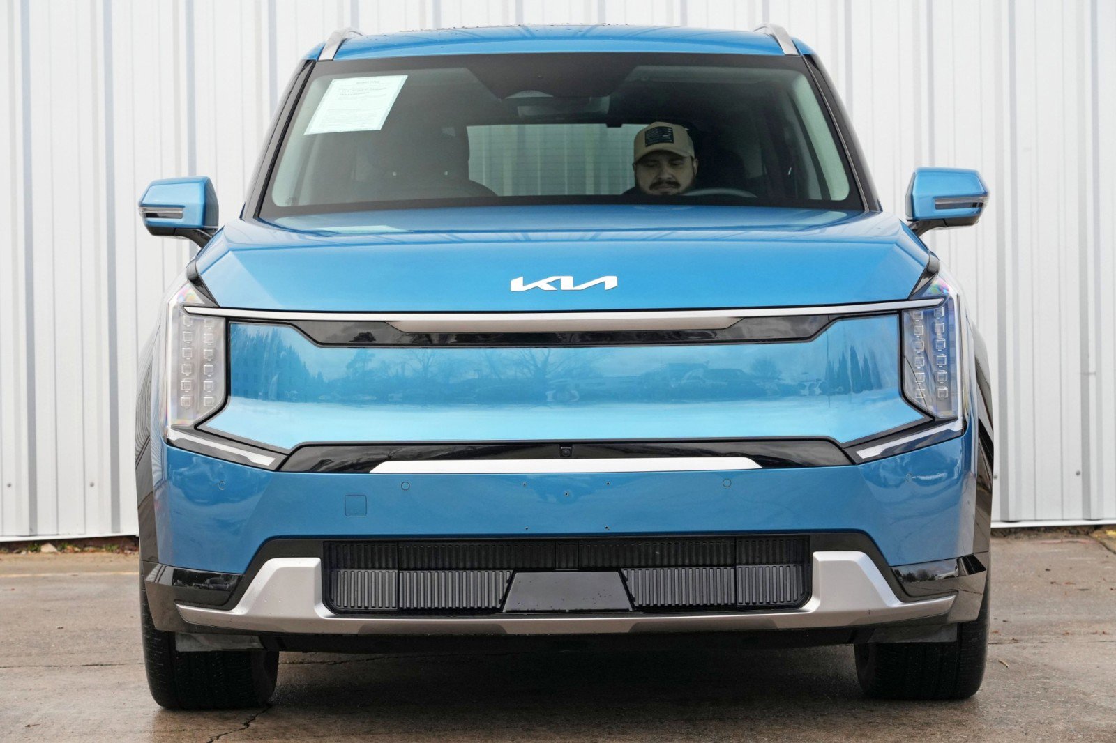 Used 2024 Kia EV9 Land image 7