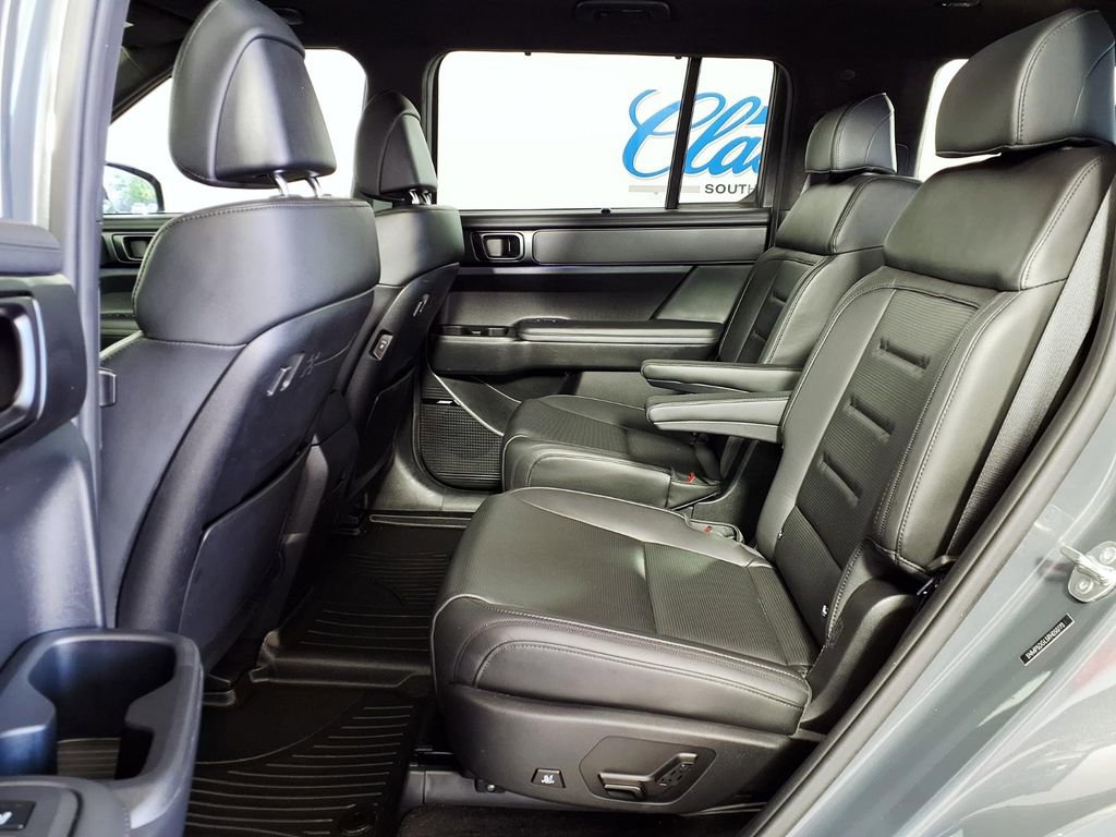 Used 2024 Hyundai Santa Fe Calligraphy image 8