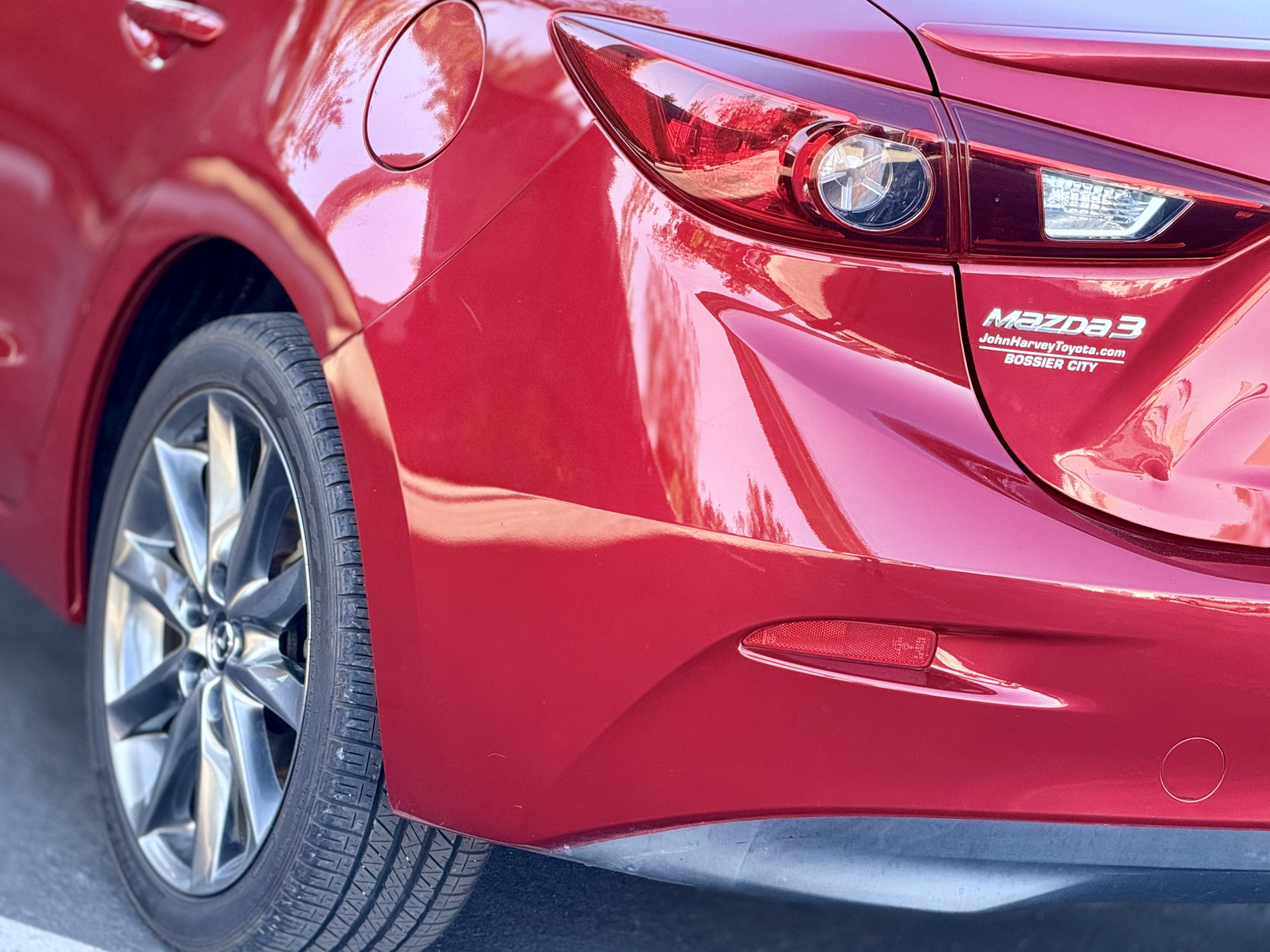Used 2018 MAZDA MAZDA3 Touring FWD image 11