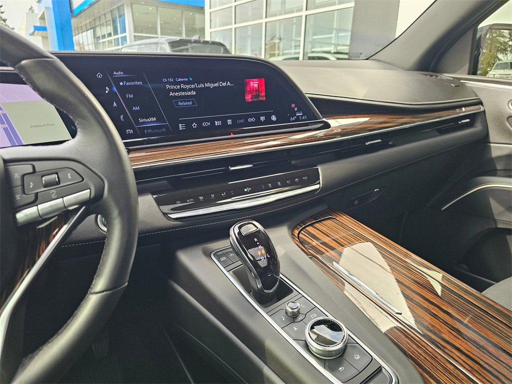 Used 2023 Cadillac Escalade Premium Luxury image 29