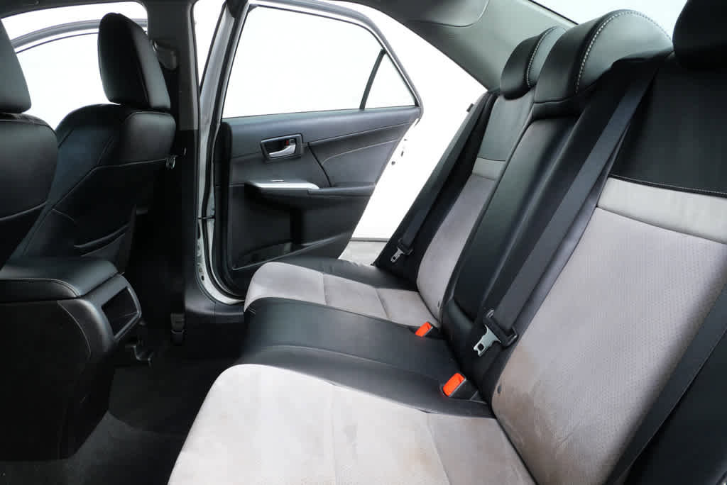 Used 2014 Toyota Camry SE w/ Leather Package image 15