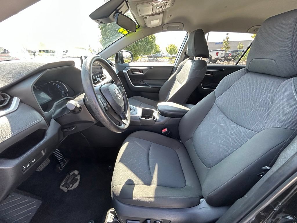 Used 2025 Toyota RAV4 XLE AWD/4WD image 13
