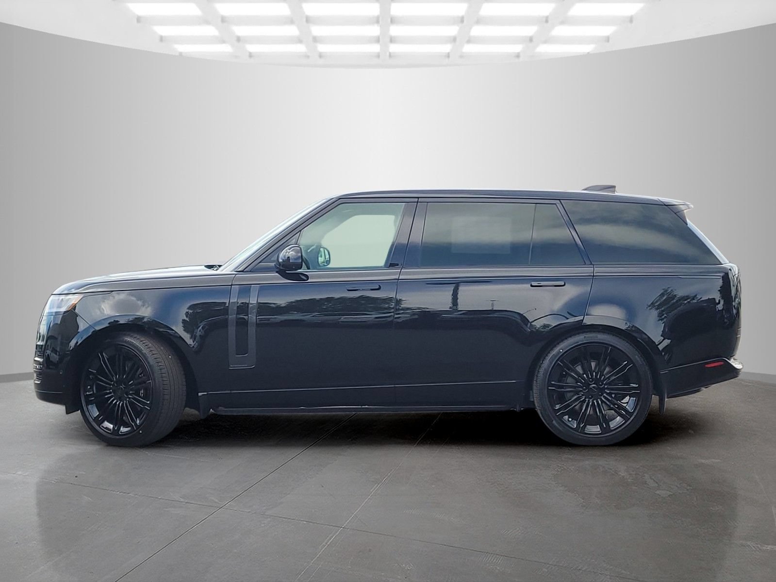 New 2026 Land Rover Range Rover Long Wheelbase Autobiography AWD/4WD image 3
