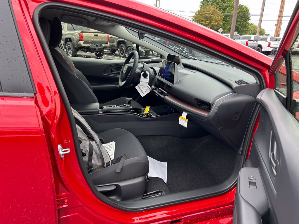 New 2027 Toyota Prius Plug-In Hybrid FWD image 9