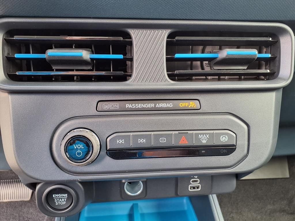 New 2025 Ford Maverick XLT w/ XLT Luxury Package AWD/4WD image 10