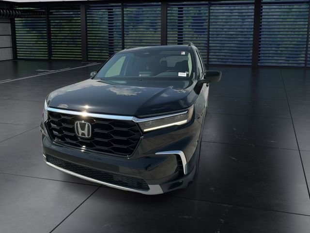 Used 2023 Honda Pilot Touring image 4
