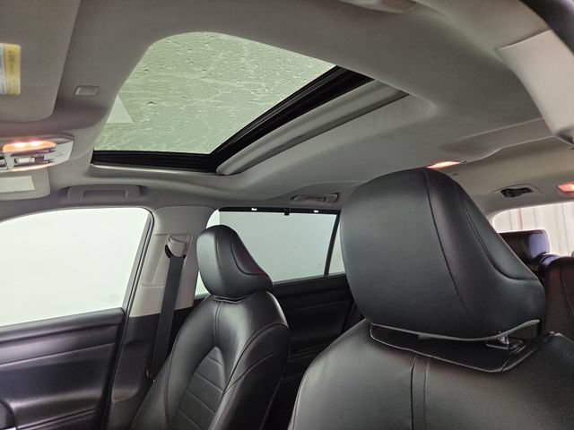 Used 2022 Toyota Highlander XLE FWD image 32