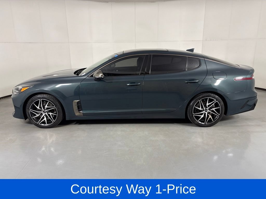 Used 2023 Kia Stinger GT-Line w/ Sun & Sound Package RWD image 6