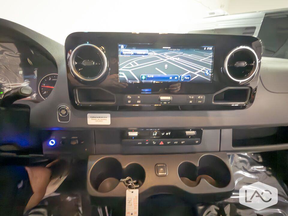 Used 2025 Mercedes-Benz Sprinter 3500 image 7