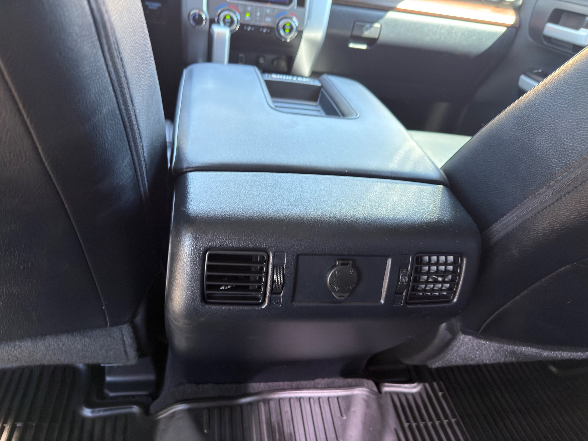 Used 2018 Toyota Tundra Limited w/ Limited Premium Package AWD/4WD image 21