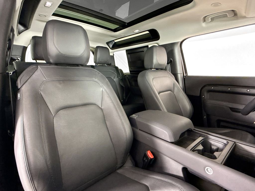 Used 2023 Land Rover Defender 90 S image 14