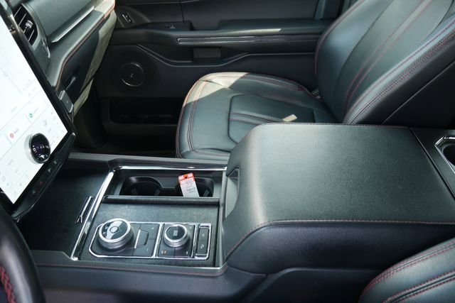 Used 2022 Ford Expedition Limited AWD/4WD image 25