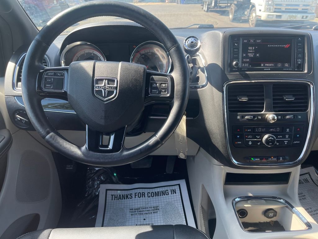 Used 2016 Dodge Grand Caravan SXT FWD image 20
