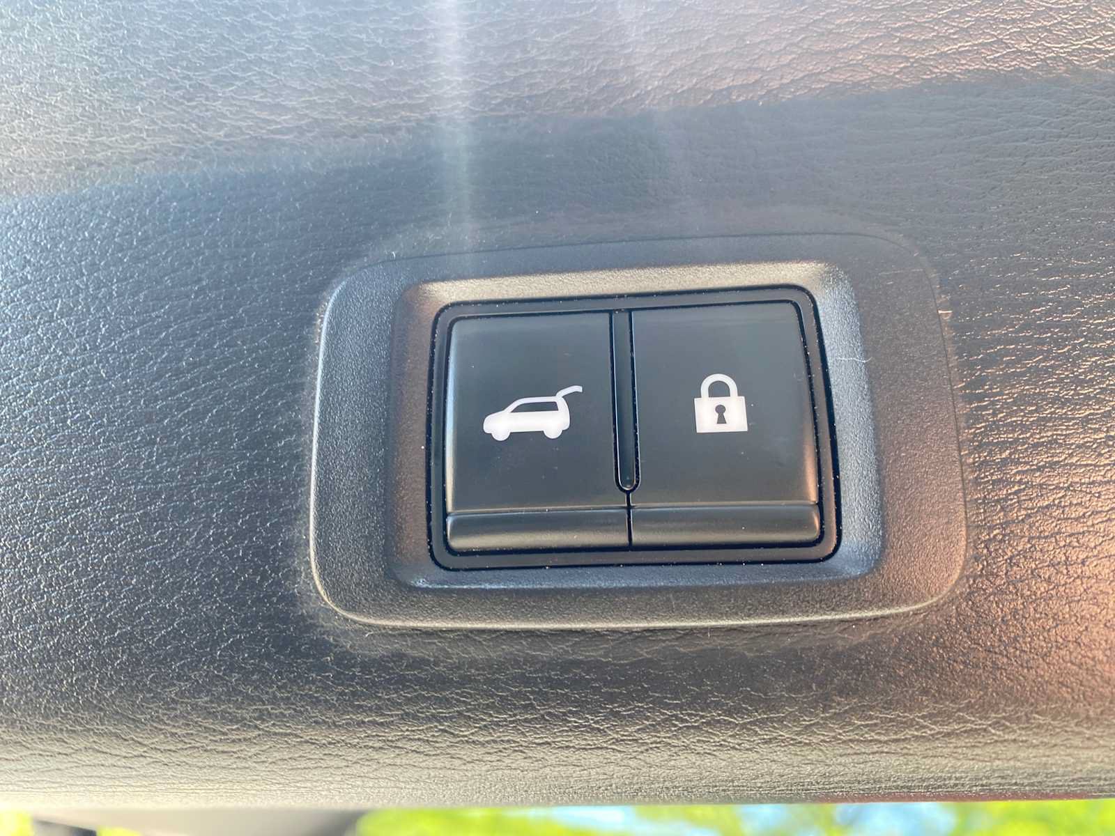 Used 2023 Mitsubishi Outlander SEL AWD/4WD image 37