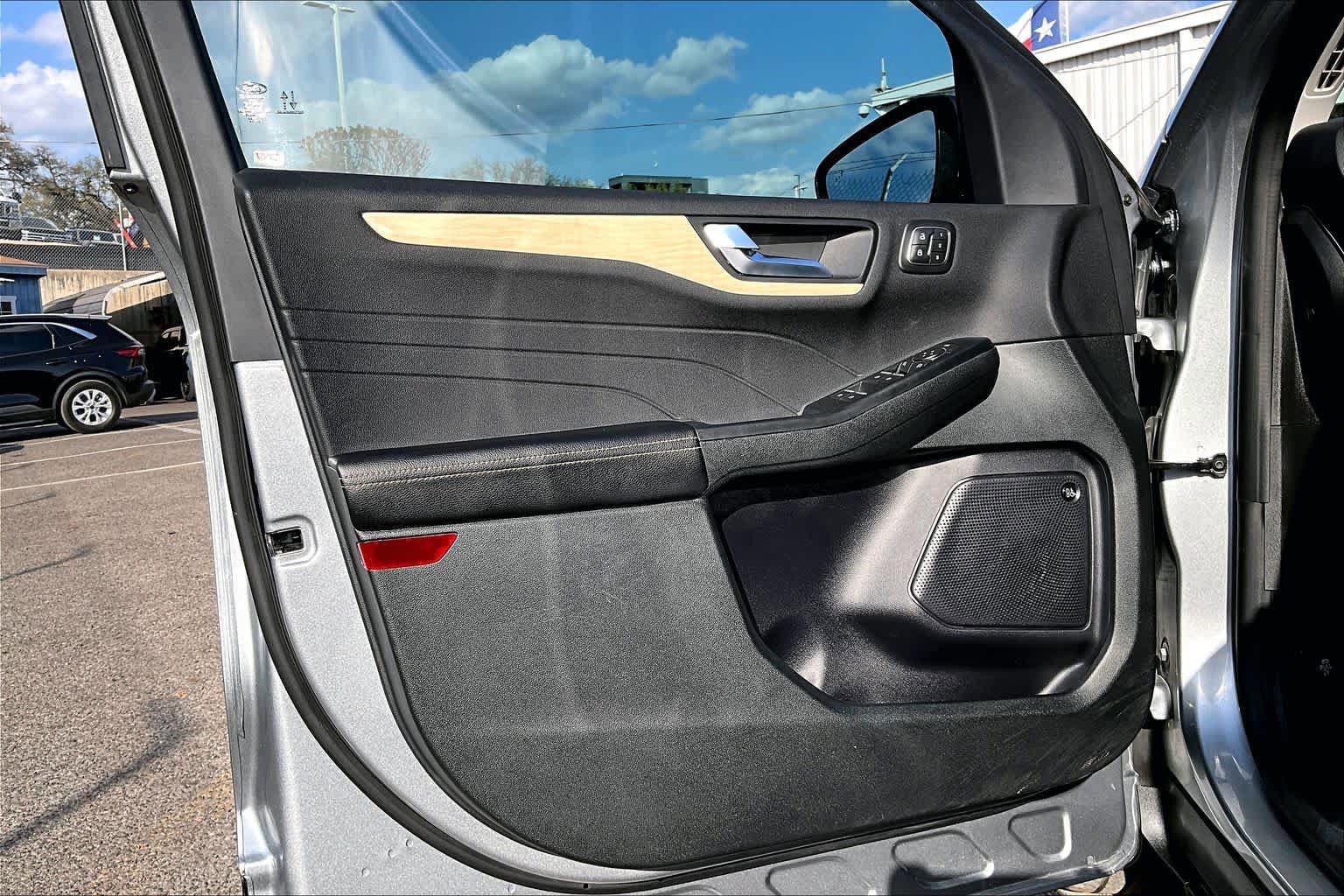 Certified 2022 Ford Escape Titanium w/ Titanium Elite Package AWD/4WD image 22
