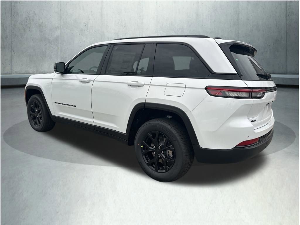 New 2025 Jeep Grand Cherokee 4WD image 3
