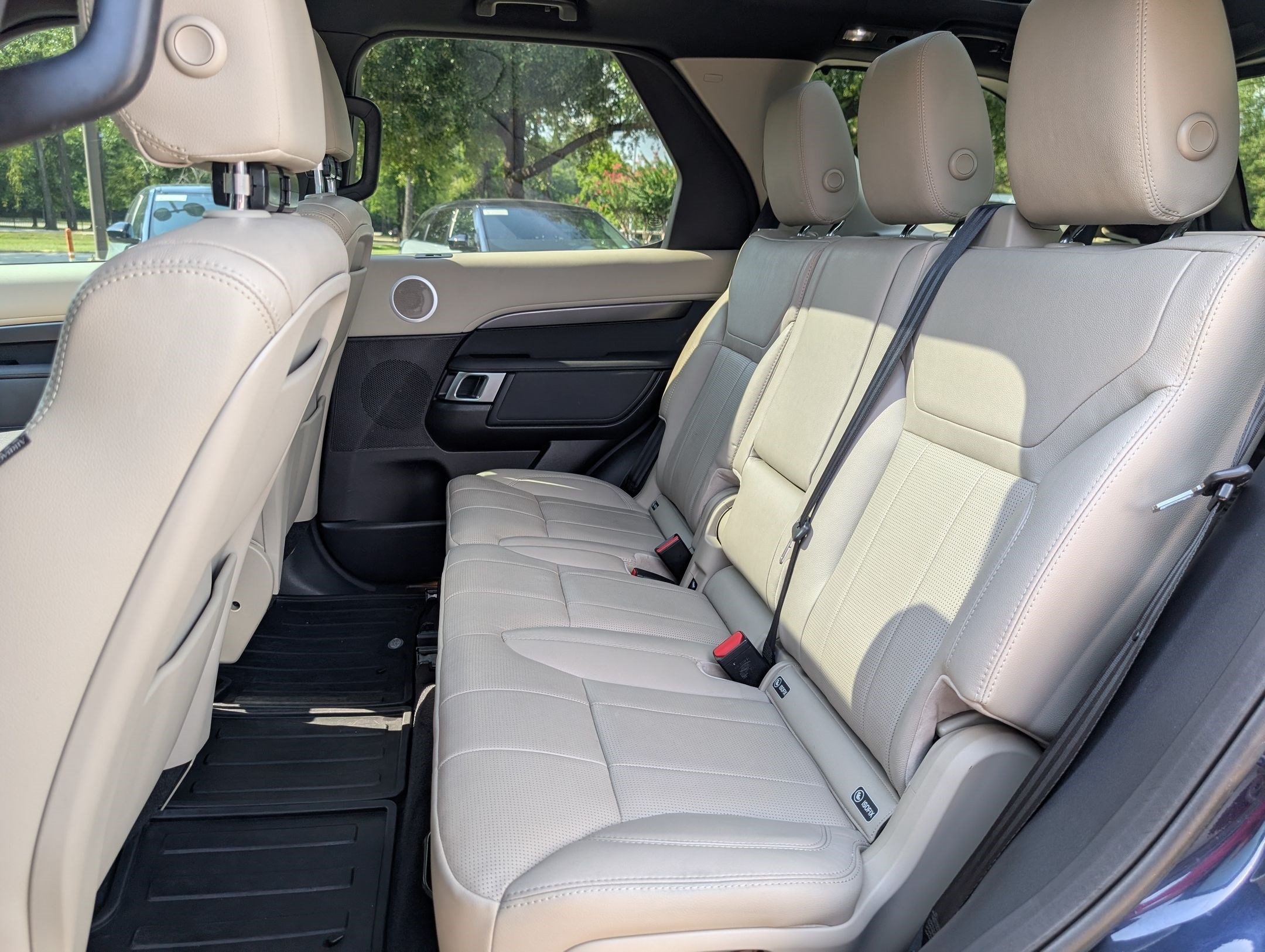 Used 2018 Land Rover Discovery SE AWD/4WD image 24