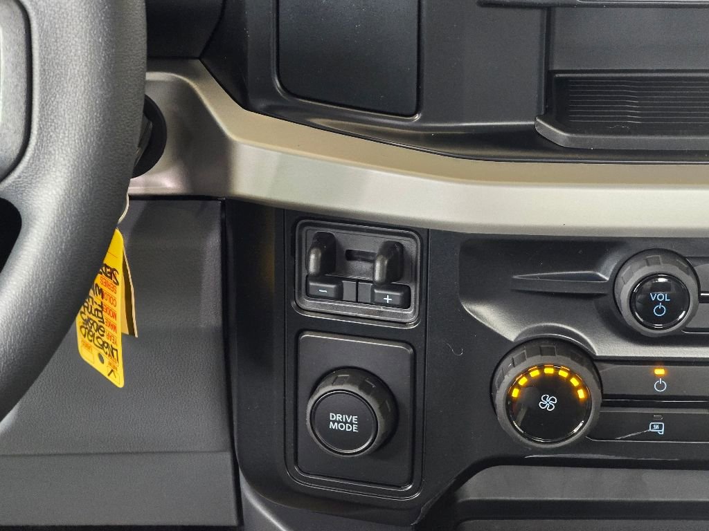 New 2025 Ford F450 XLT RWD image 14