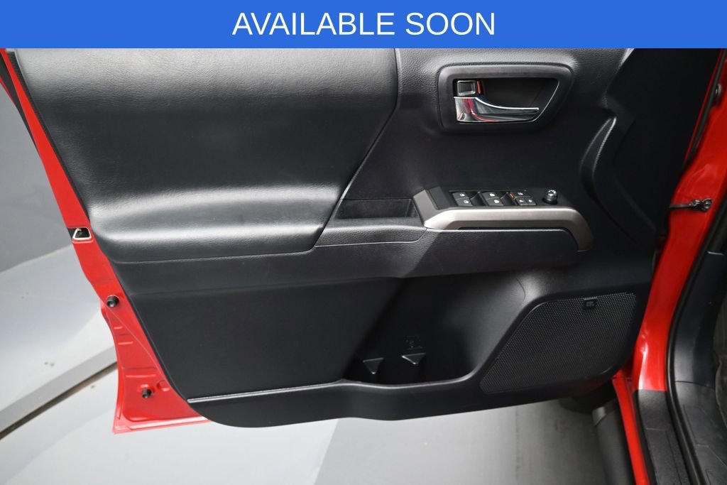 Used 2020 Toyota Tacoma Limited AWD/4WD image 11