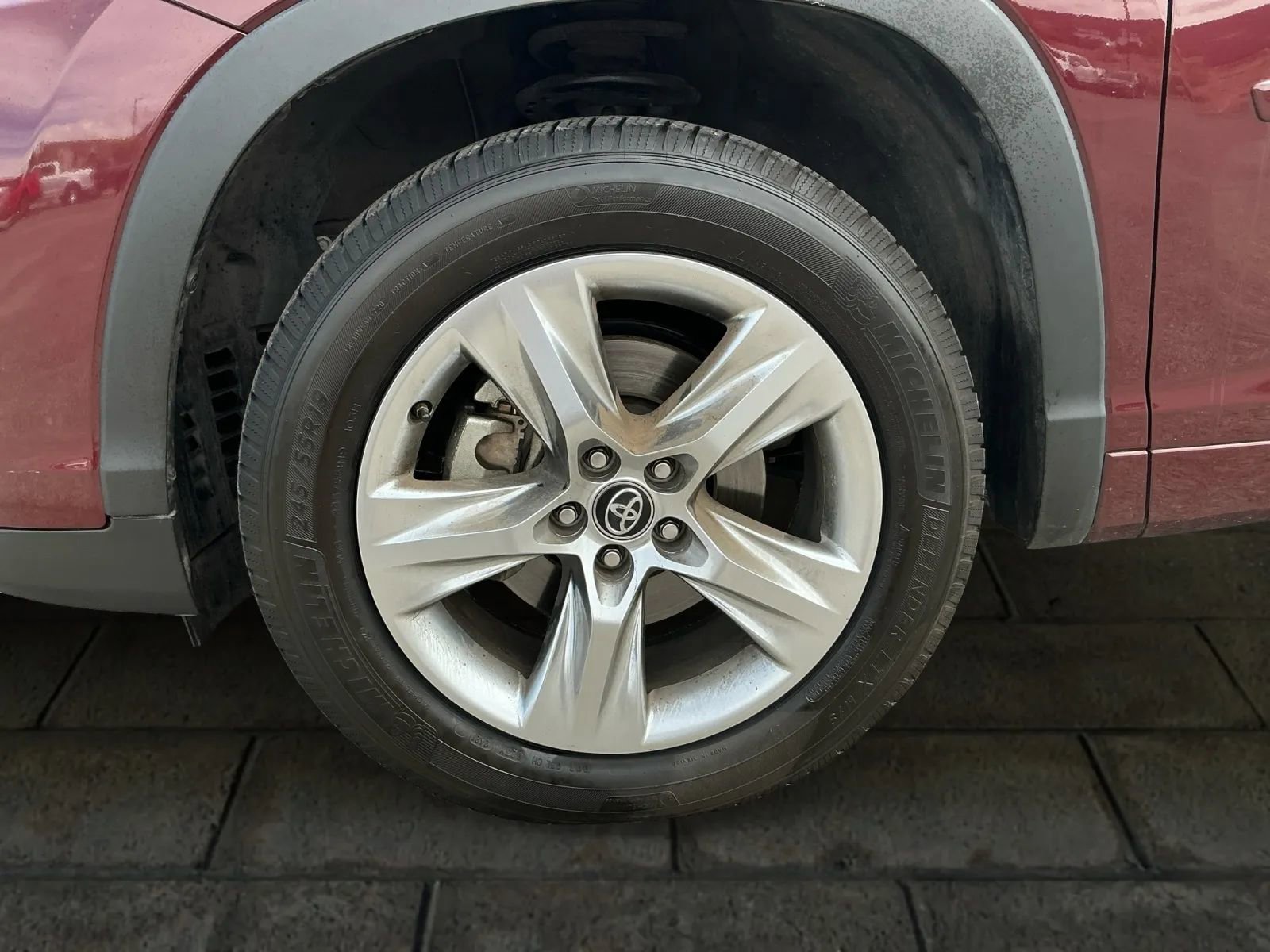 Used 2018 Toyota Highlander Limited image 24