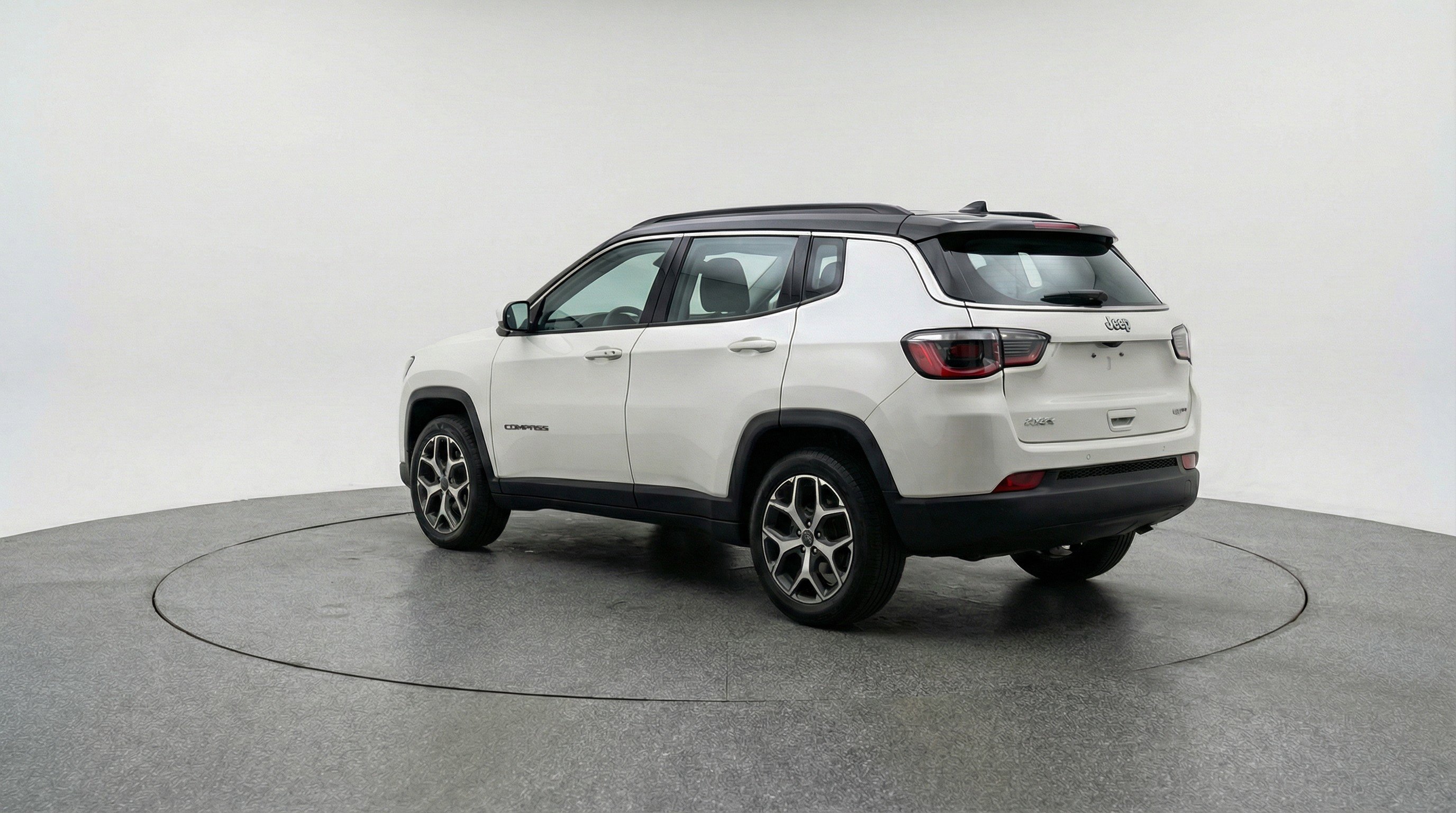 Used 2025 Jeep Compass Limited image 6