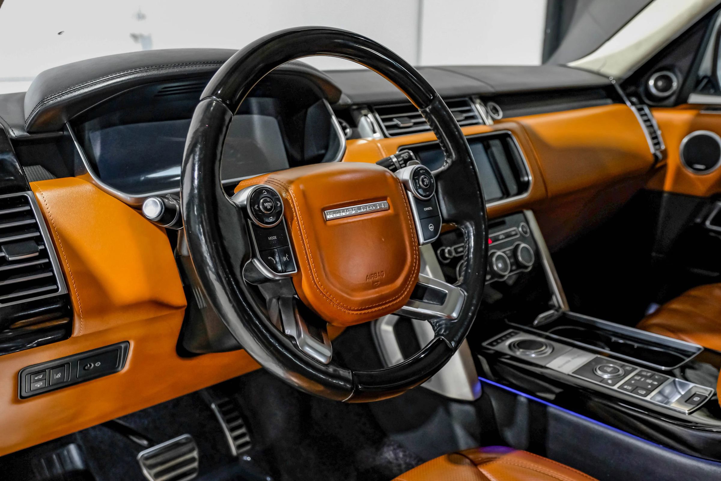 Used 2016 Land Rover Range Rover Autobiography image 22