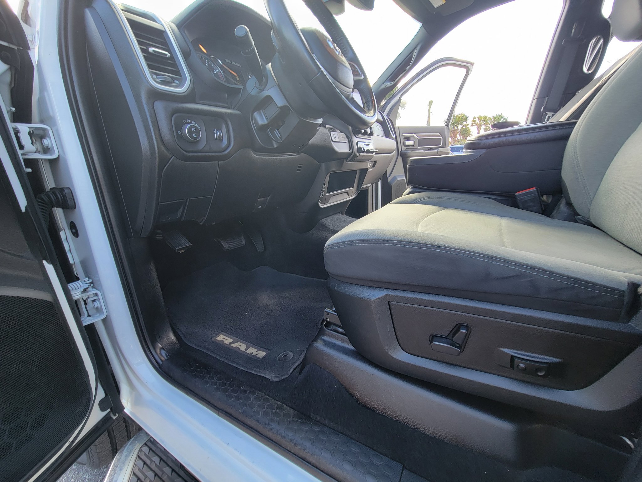 Used 2024 RAM 2500 Big Horn image 24