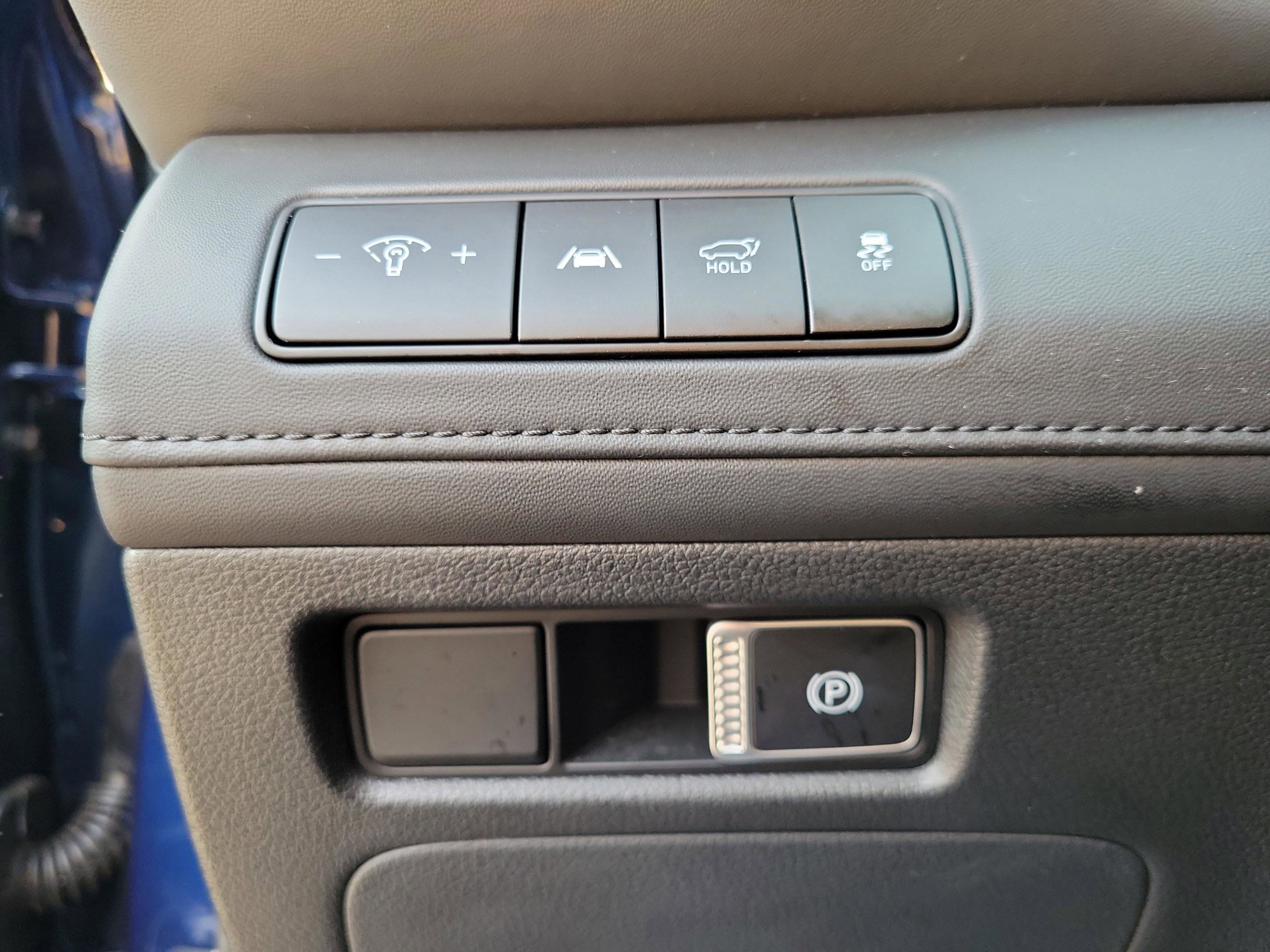 Used 2023 Hyundai Santa Fe SEL w/ Premium Package image 23