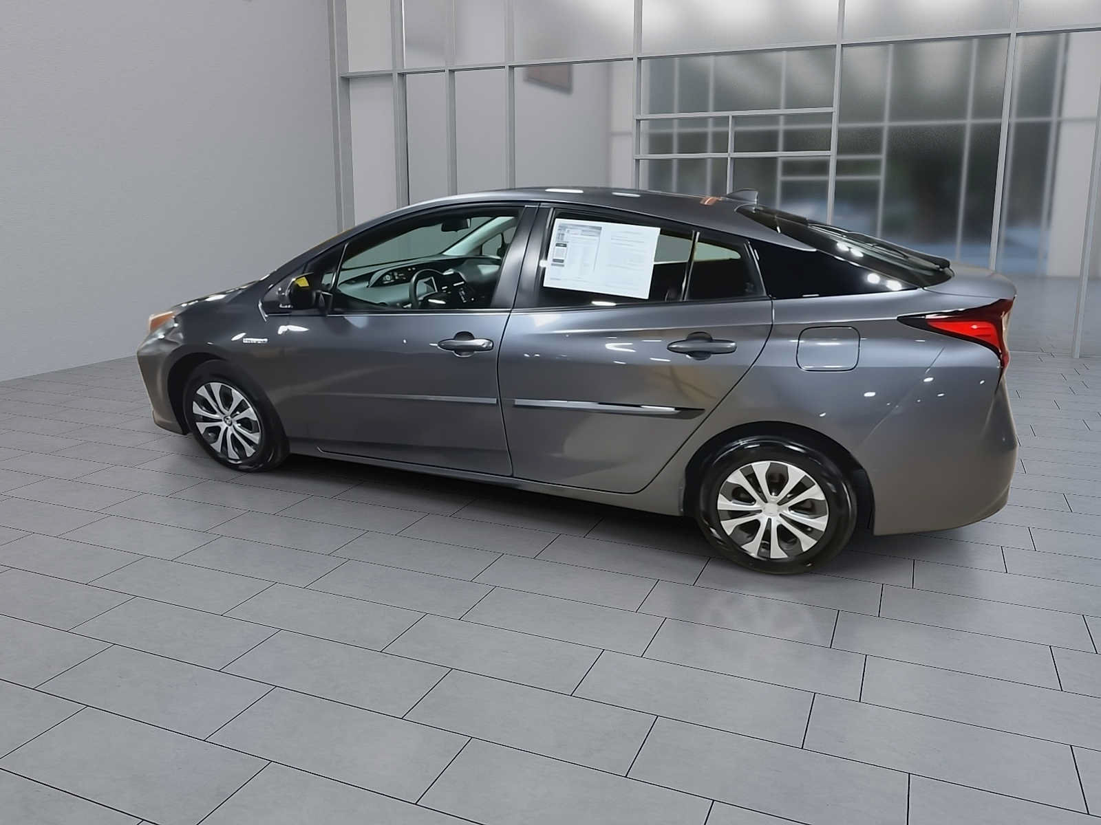 Used 2022 Toyota Prius LE AWD/4WD image 6