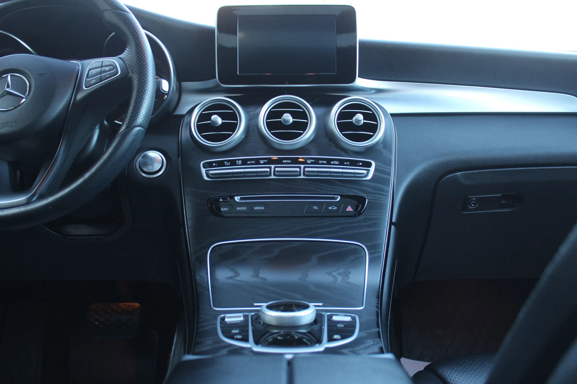 Used 2018 Mercedes-Benz GLC 300 4MATIC image 21