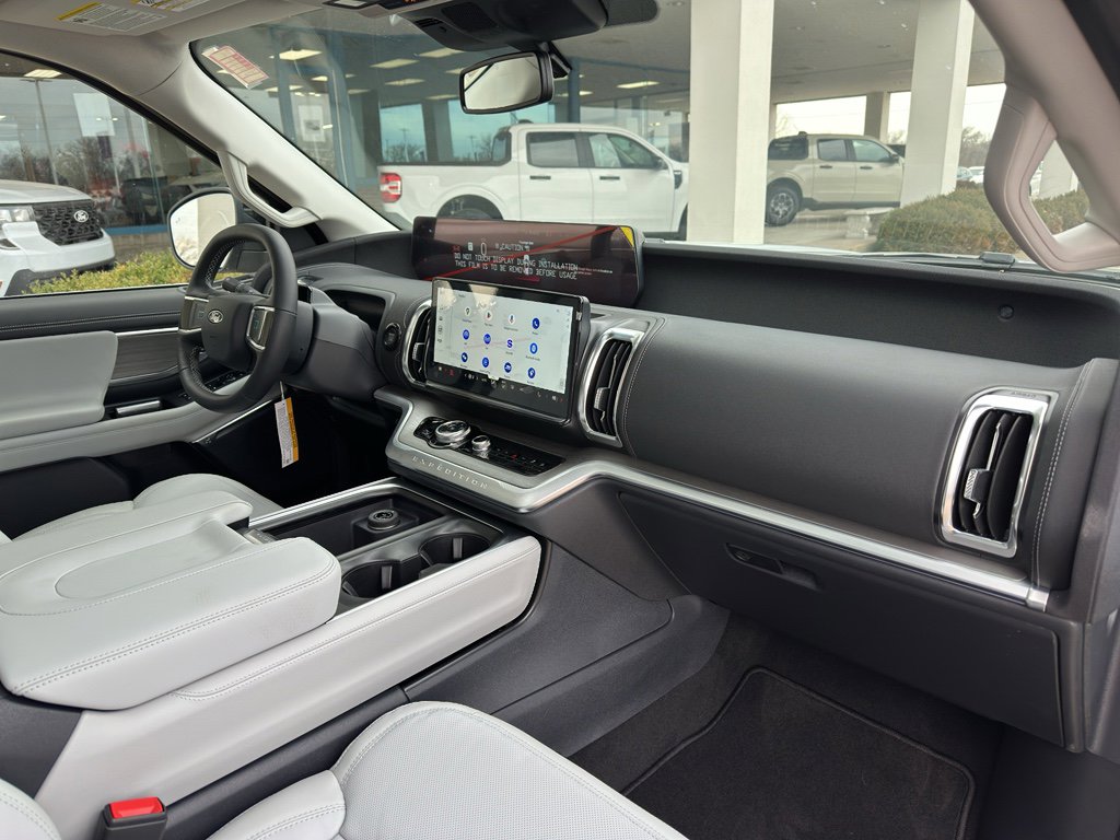 New 2026 Ford Expedition Platinum w/ Driver's Package image 31
