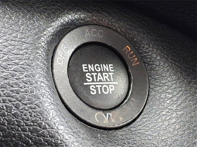 Used 2019 Jeep Cherokee Limited image 25