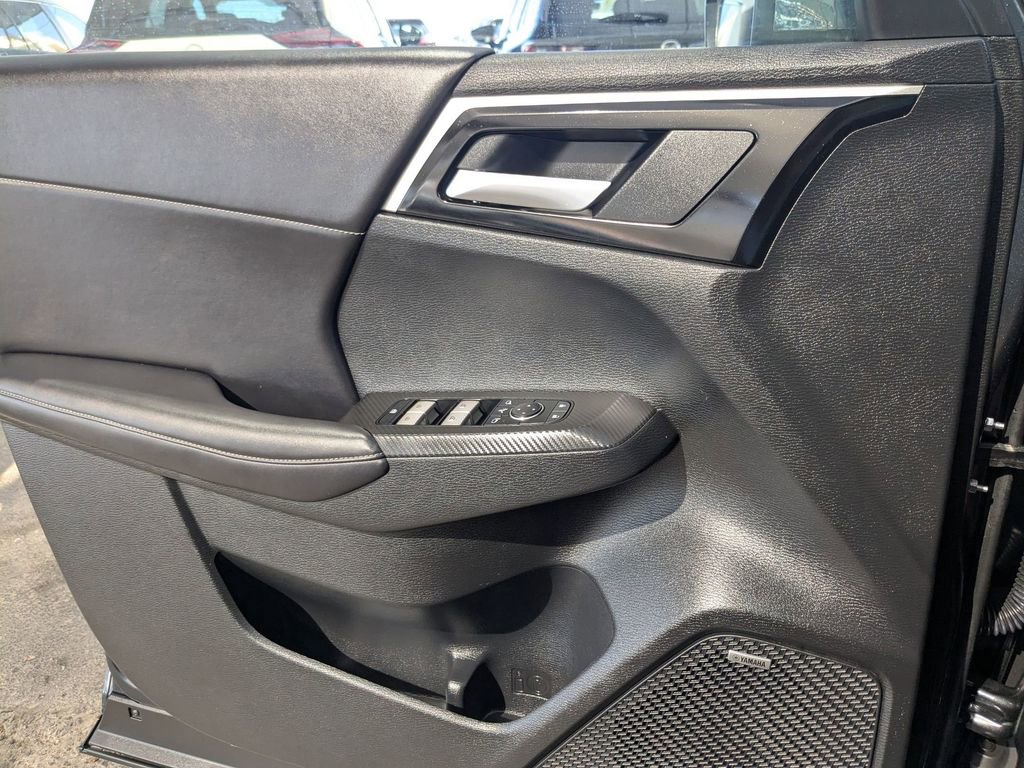 Used 2025 Mitsubishi Outlander SE image 13