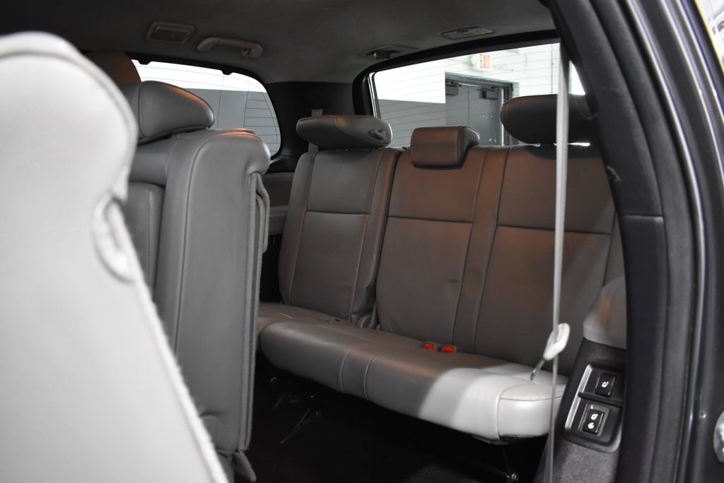Used 2018 Toyota Sequoia Limited w/ Safety & Convenience Package AWD/4WD image 29