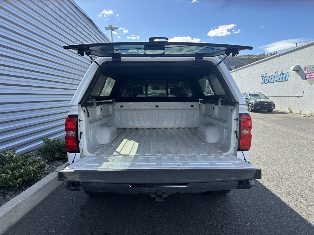 Used 2018 Chevrolet Silverado 1500 LT w/ LT Convenience Package image 4