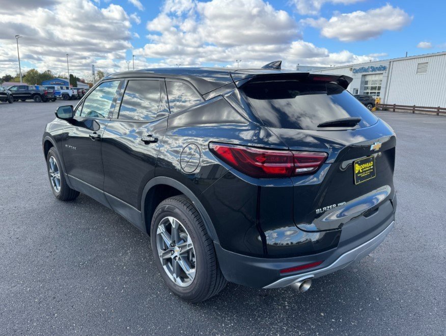 Used 2024 Chevrolet Blazer LT image 3
