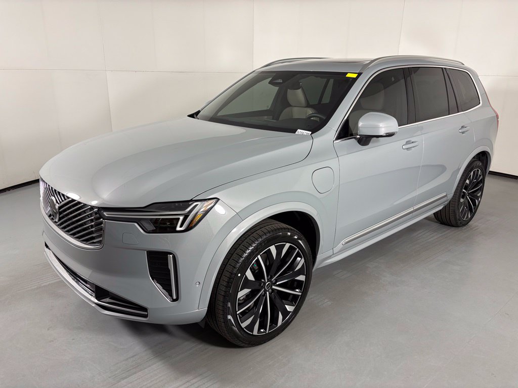 New 2026 Volvo XC90 T8 Plus w/ Protection Package AWD/4WD image 4