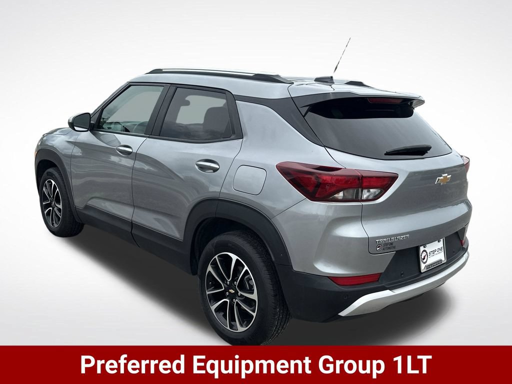 Used 2026 Chevrolet TrailBlazer LT w/ LT Cold Weather Package FWD image 5