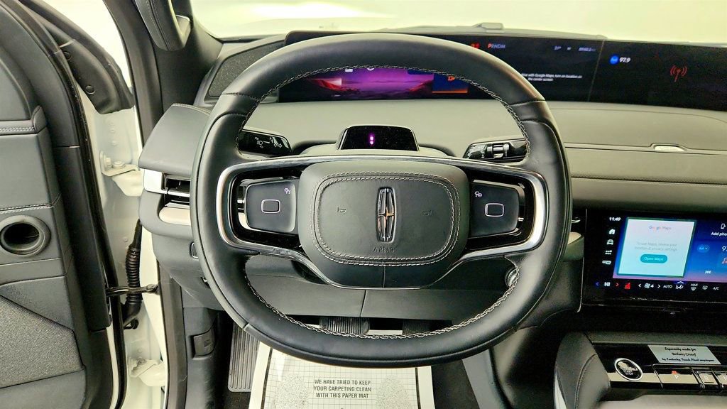 Used 2025 Lincoln Navigator Reserve w/ Jet Appearance Package image 13