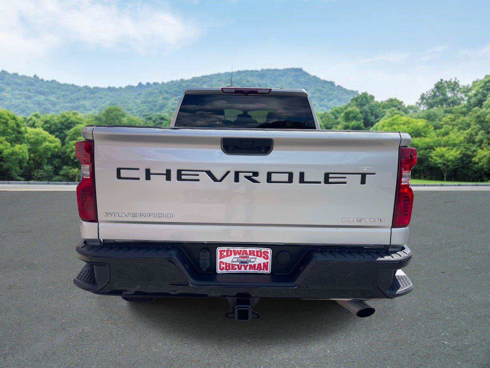 Used 2023 Chevrolet Silverado 2500 Custom w/ Gooseneck/5TH Wheel Package AWD/4WD image 21