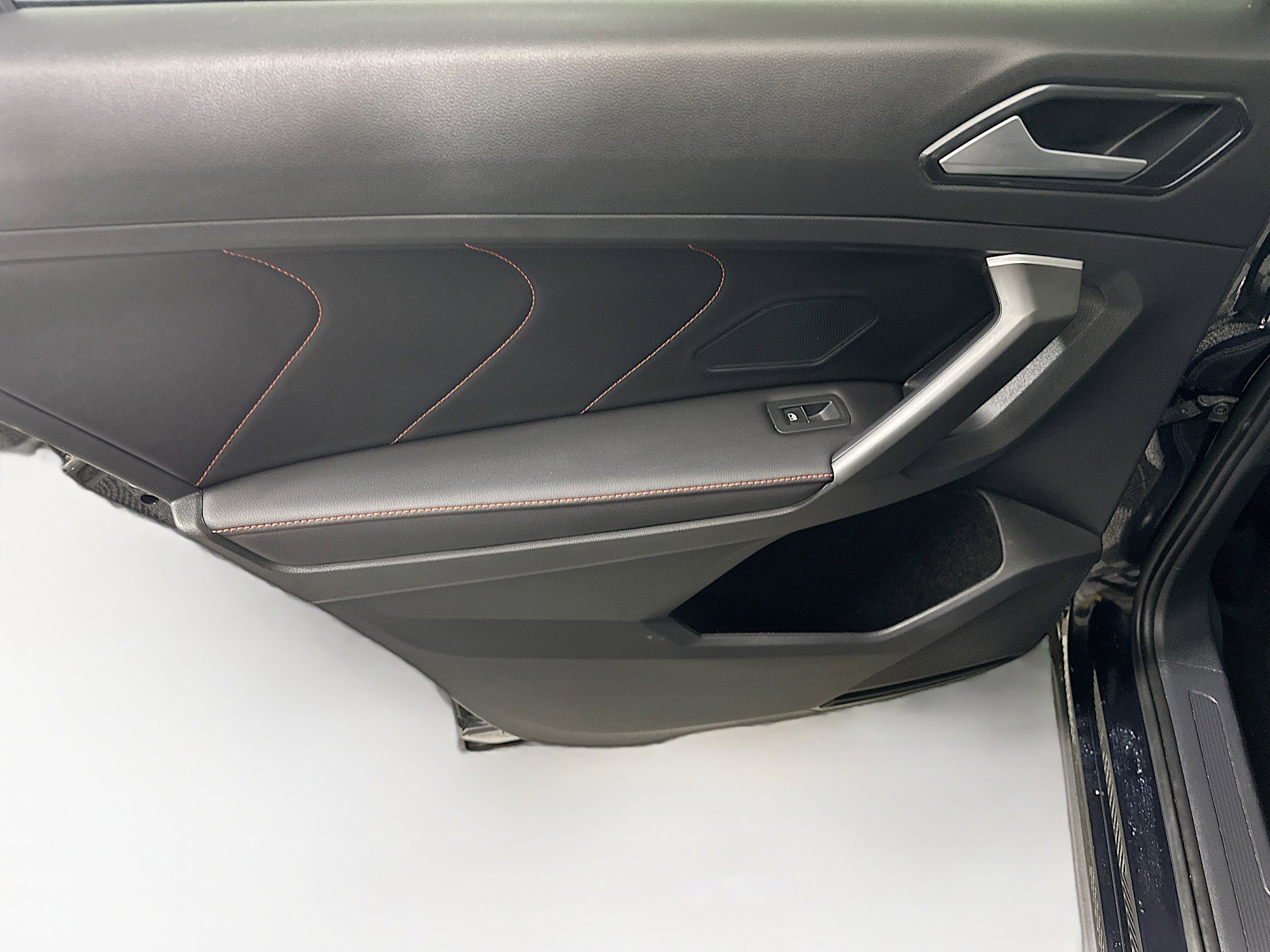 Used 2024 Volkswagen Tiguan Wolfsburg Edition image 26