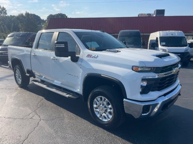 Used 2026 Chevrolet Silverado 2500 LT AWD/4WD image 8