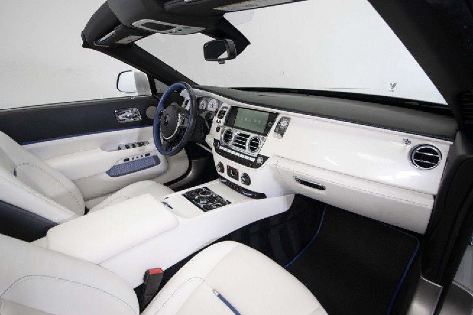 Used 2017 Rolls-Royce Dawn image 56