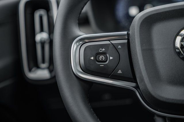 New 2026 Volvo XC40 B5 Plus w/ Protection Package Premier image 31