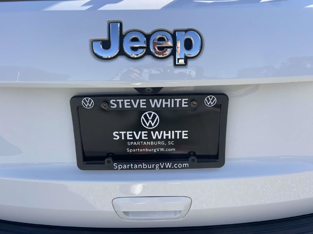 Used 2019 Jeep Grand Cherokee Limited AWD/4WD image 8