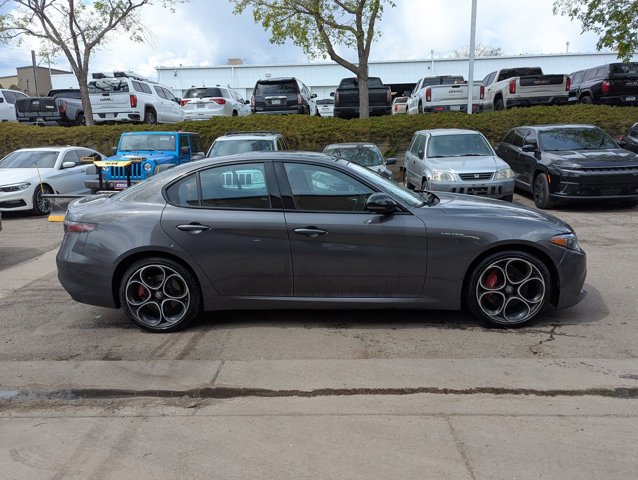 Used 2024 Alfa Romeo Giulia Veloce AWD/4WD image 4
