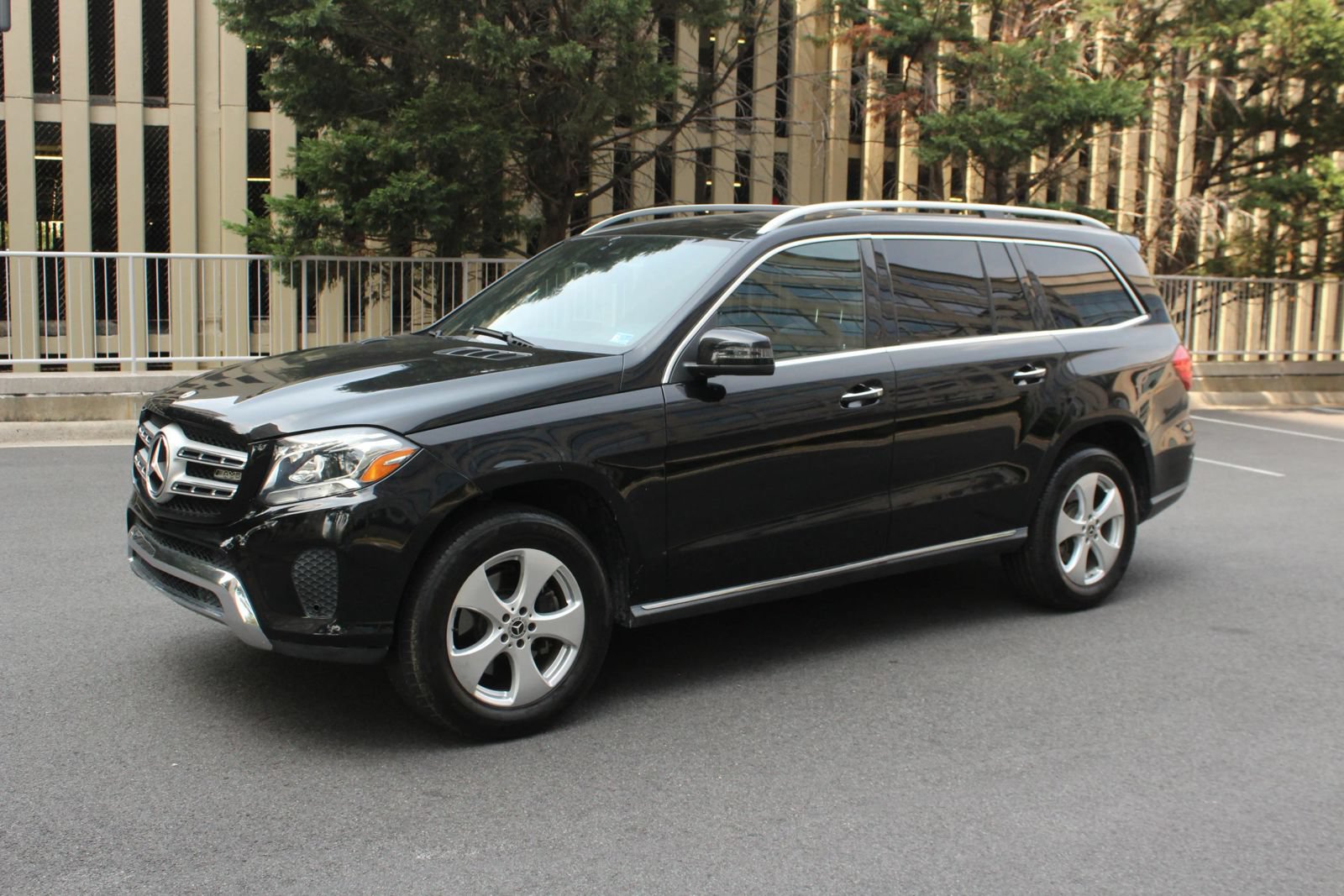 Used 2018 Mercedes-Benz GLS 450 4MATIC w/ Premium Package image 12