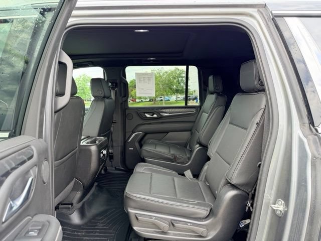 Used 2022 GMC Yukon XL Denali AWD/4WD image 8