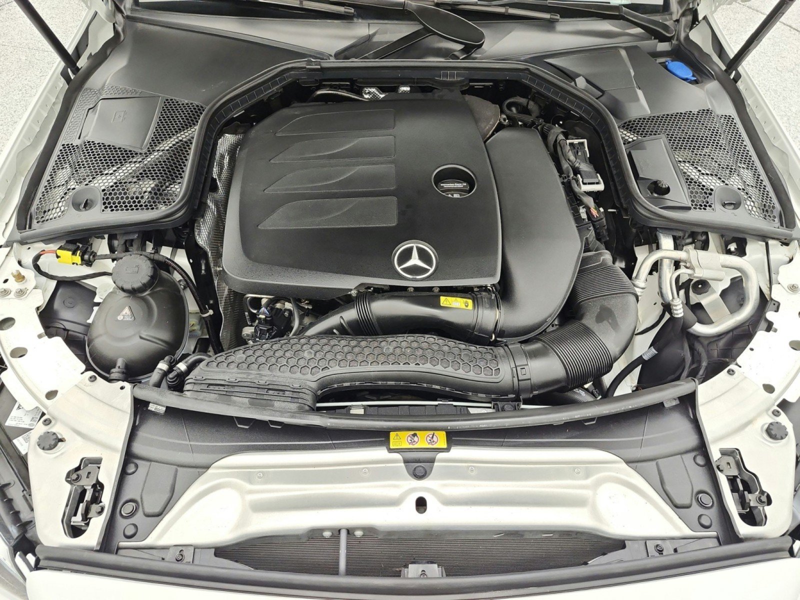 Used 2022 Mercedes-Benz C 300 Coupe image 17